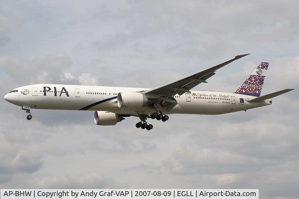 AP-BHW, 2007 Boeing 777-340/ER C/N 33779, PIA 777-300