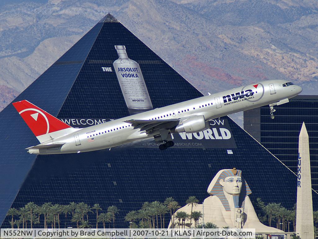 N552NW, 2001 Boeing 757-251 C/N 26499, Northwest Airlines / 2001 Boeing 757-251