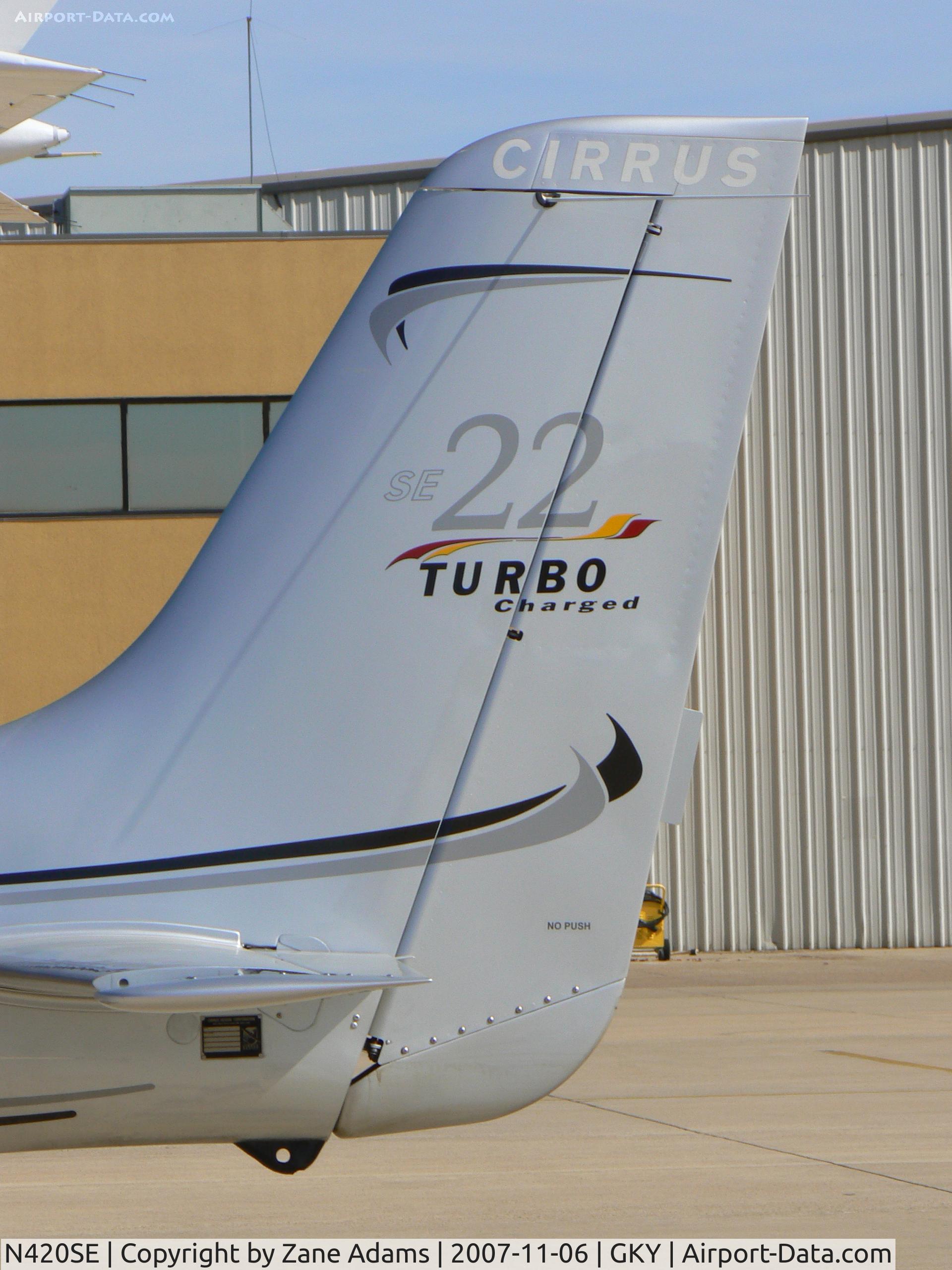 N420SE, 2006 Cirrus SR22 C/N 2293, On the ramp at Arlington Municipal
