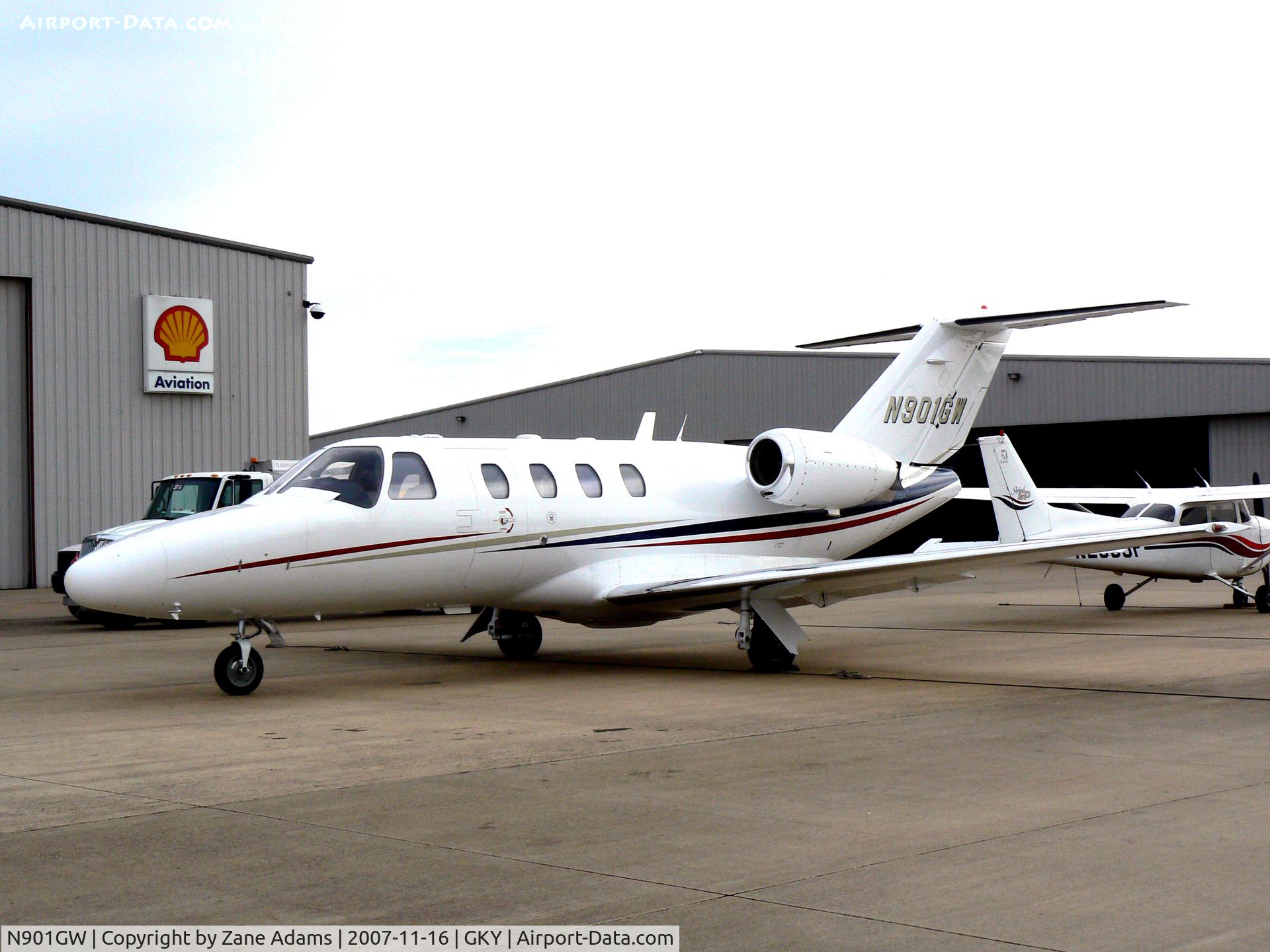 N901GW, 2001 Cessna 525 CitationJet CJ1 C/N 525-0470, At Arlington Municipal