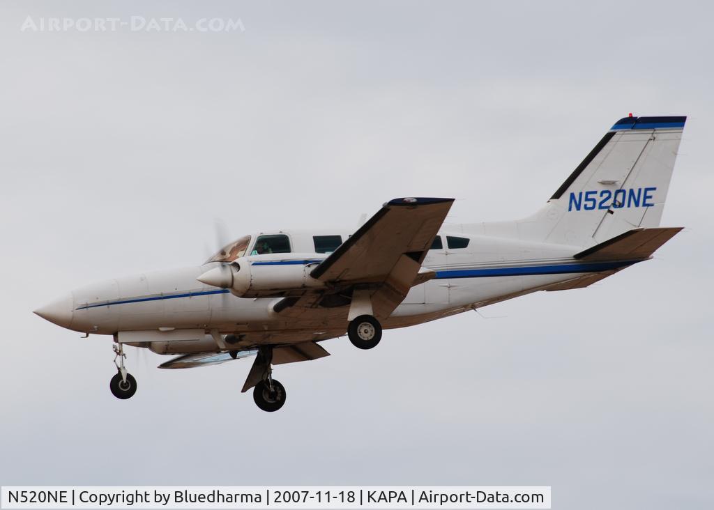 N520NE, 1985 Cessna 402C C/N 402C1014, Approach to 17L