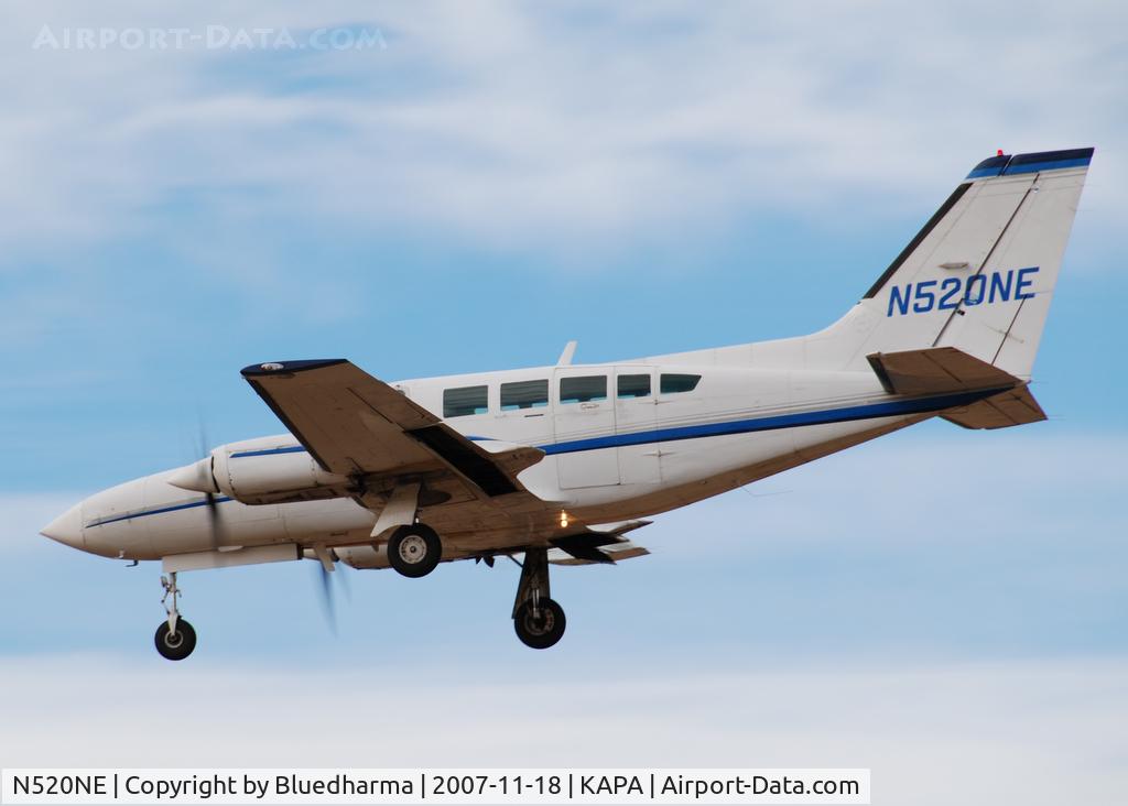 N520NE, 1985 Cessna 402C C/N 402C1014, Approach to 17L
