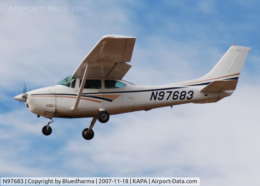 N97683, 1979 Cessna 182Q Skylane C/N 18267167, Approach to 17L