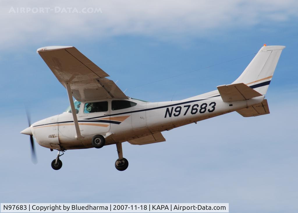 N97683, 1979 Cessna 182Q Skylane C/N 18267167, Approach to 17L