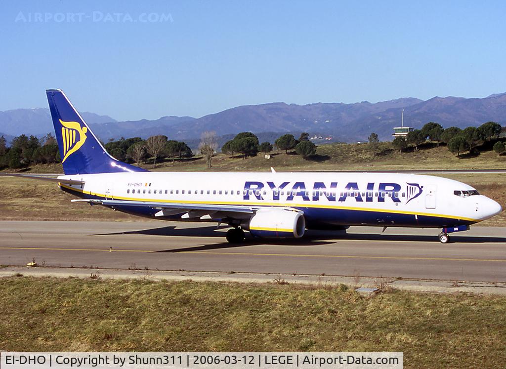 EI-DHO, 2005 Boeing 737-8AS C/N 33578, Taxiing holding point rwy 20