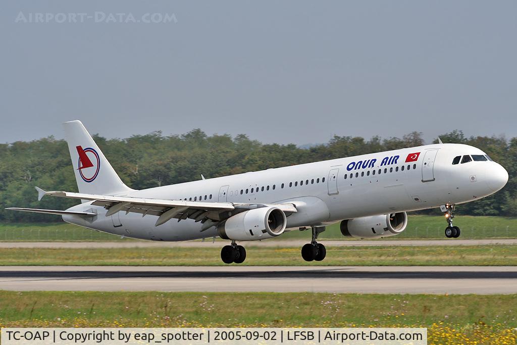 TC-OAP, 1996 Airbus A321-131 C/N 604, landing rwy 16