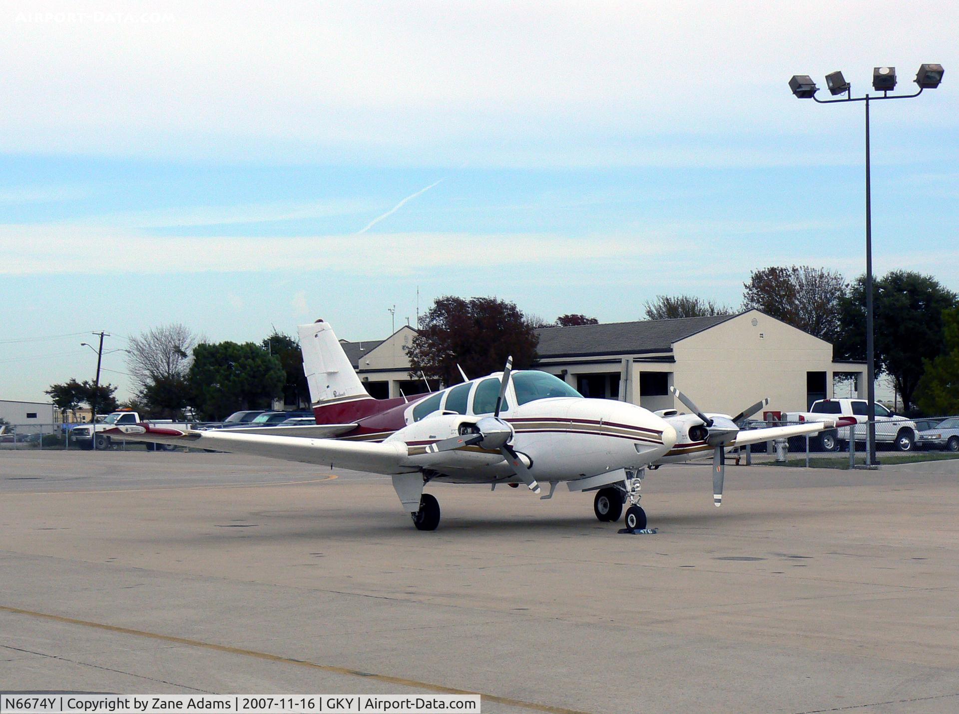 N6674Y, 1979 Beech E-55 Baron C/N TE-1168, At Arlington Municipal