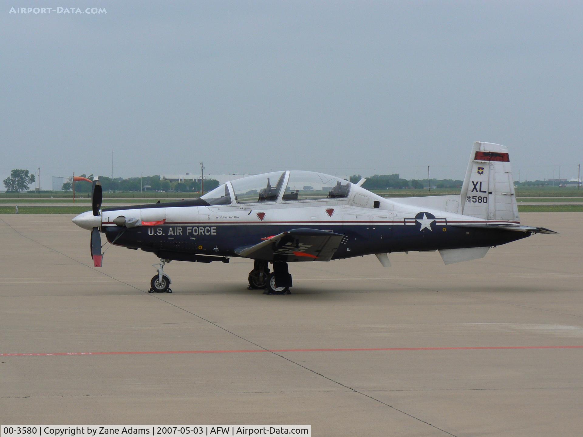 00-3580, 2000 Raytheon T-6A Texan II C/N PT-84, On the ramp at Alliance Ft.Worth