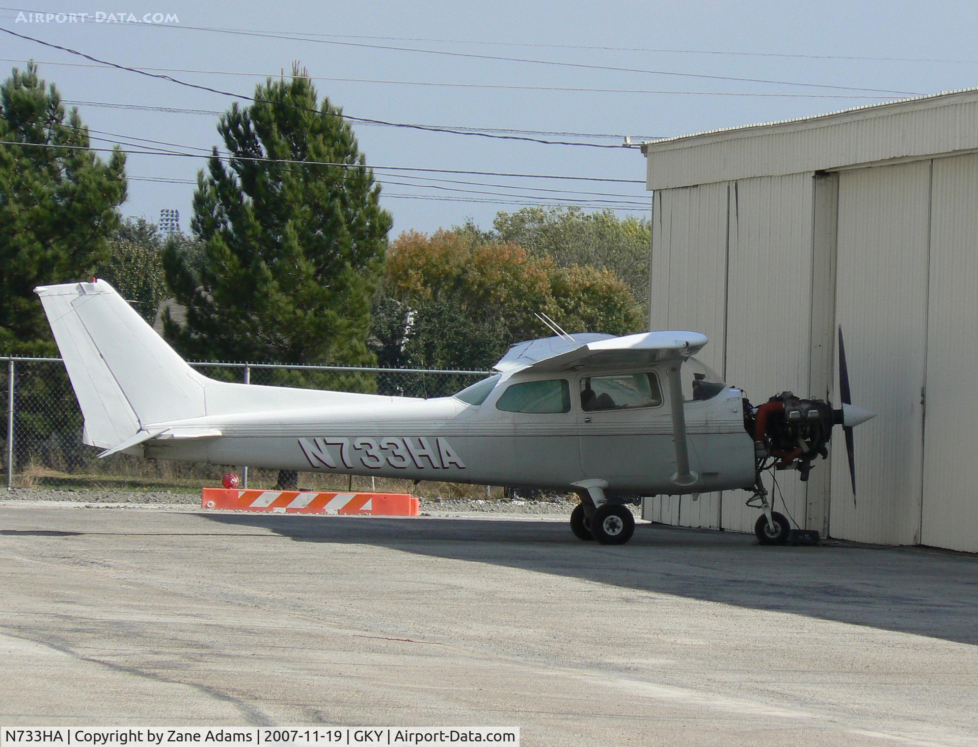 N733HA, 1976 Cessna 172N C/N 17268297, At Arlington Municipal