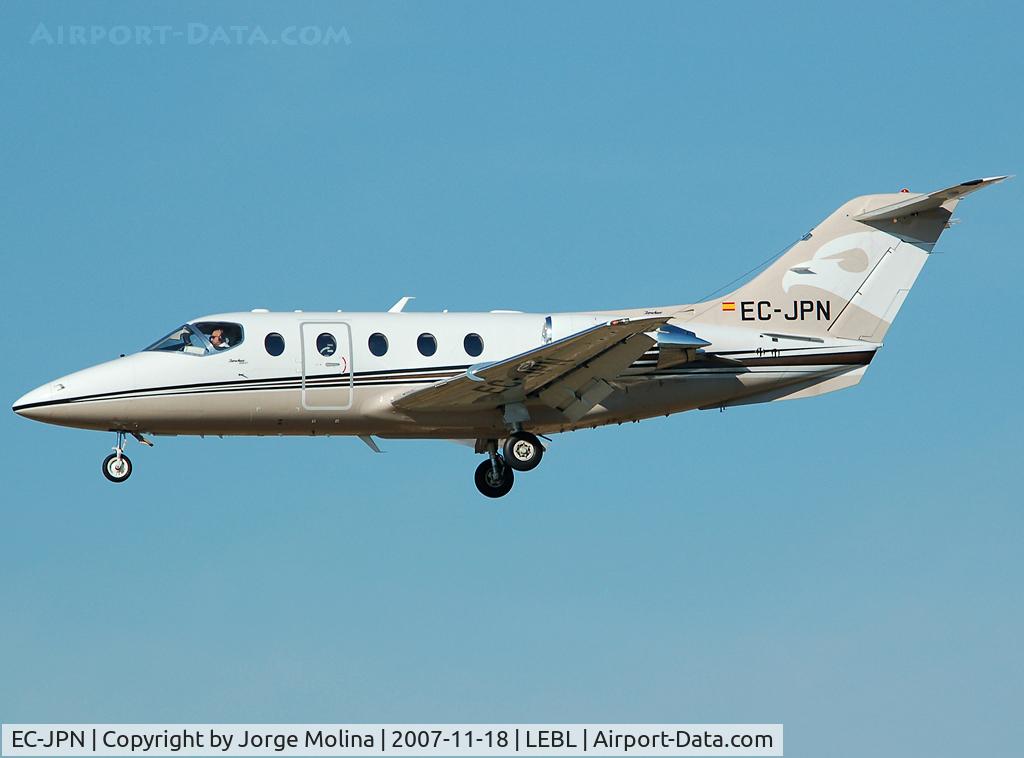 EC-JPN, Raytheon Hawker 400XP C/N RK-428, Hawker on short final RWY 25R.