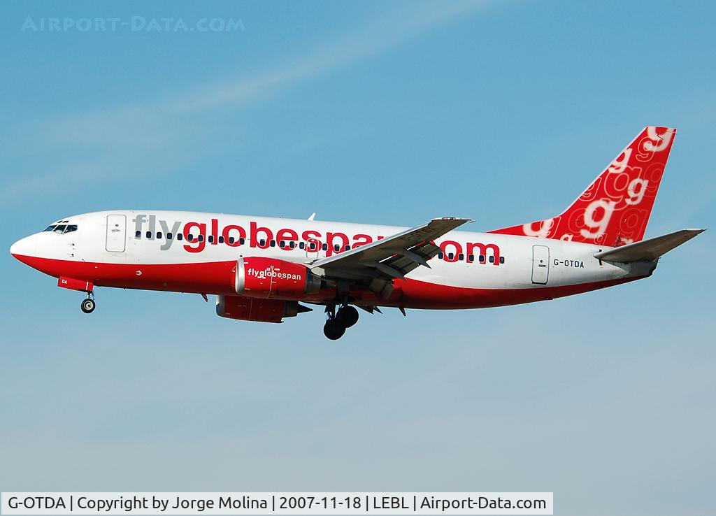 G-OTDA, 1998 Boeing 737-31S C/N 29266, Boeing 733 clear to land RWY 25R.