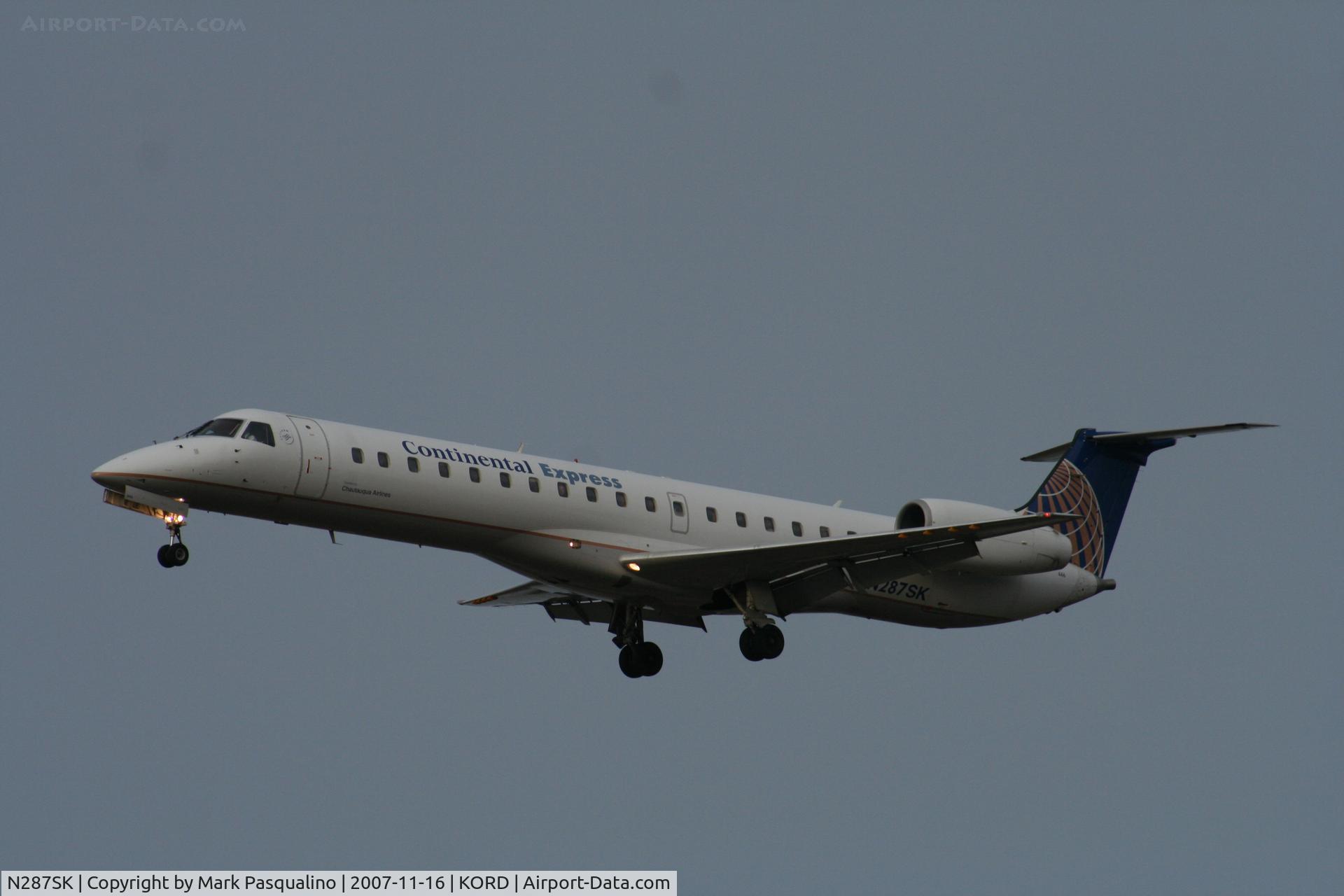 N287SK, 2001 Embraer ERJ-145LR (EMB-145LR) C/N 145460, EMB-145LR