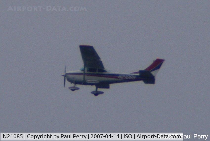N21085, 1972 Cessna 182P Skylane C/N 18261402, Just transiting the airspace