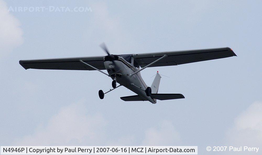 N4946P, 1981 Cessna 152 C/N 15284854, Short visit, fly in, fly out.