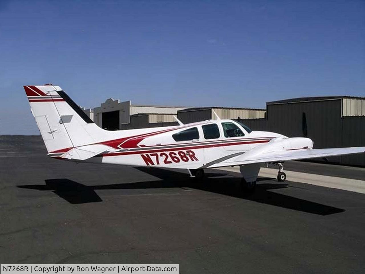 N7268R, 1975 Beech E-55 Baron C/N TE-1027, Right Side View