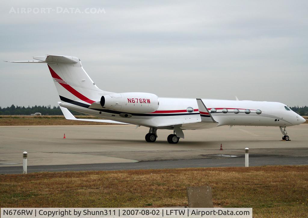 N676RW, 2006 Gulfstream Aerospace GV-SP (G550) C/N 5126, Parked at the terminal