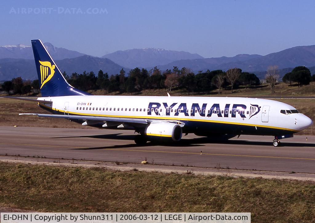 EI-DHN, 2005 Boeing 737-8AS C/N 33577, Taxiing holding point rwy 20 for departure