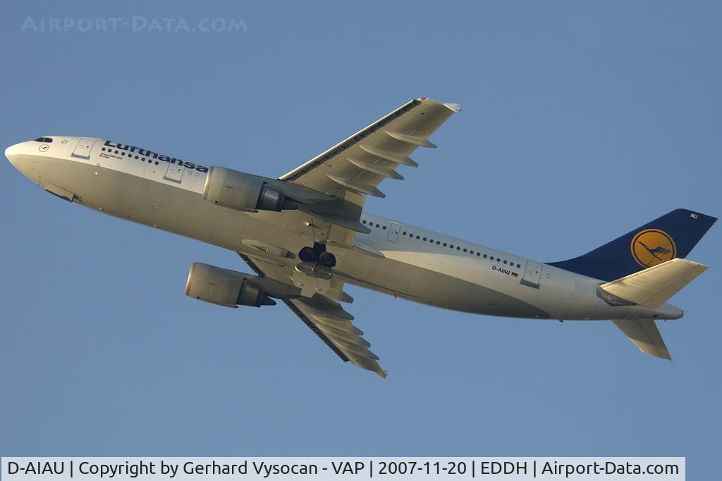 D-AIAU, 1992 Airbus A300B4-603 C/N 623, banking against the evening light