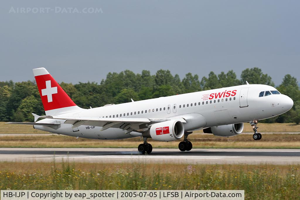 HB-IJP, 1997 Airbus A320-214 C/N 681, landing on rwy 16