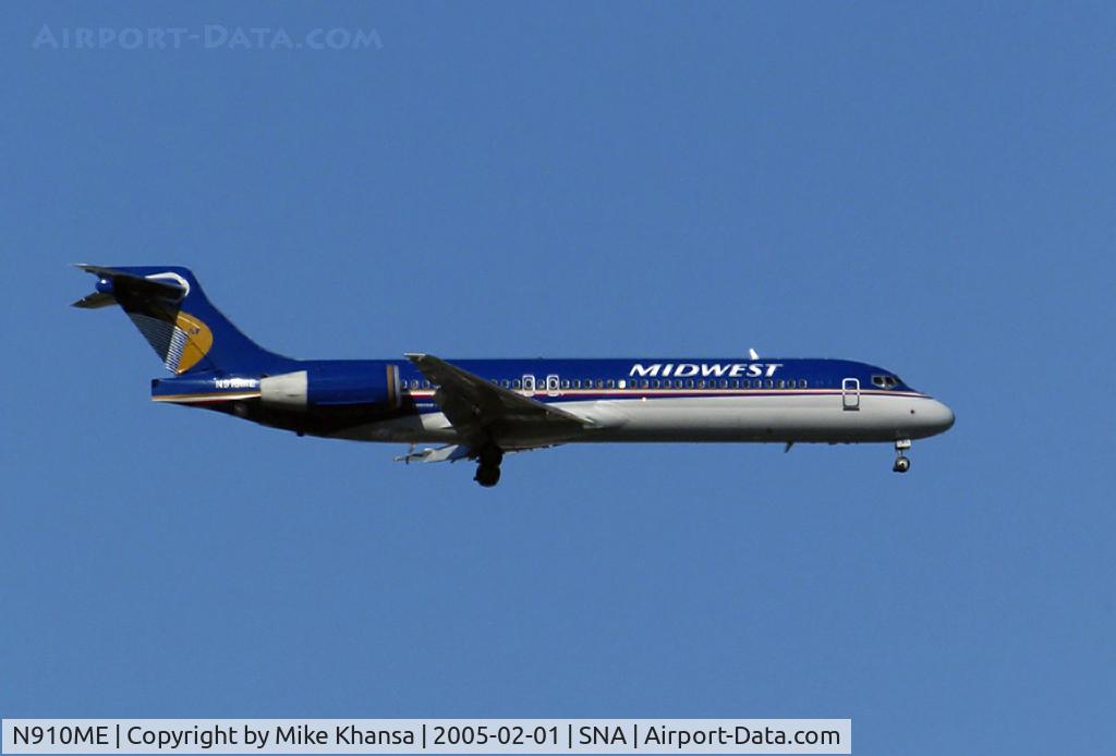 N910ME, 2003 Boeing 717-2BL C/N 55174, Midwest B717-2BL on short Final.