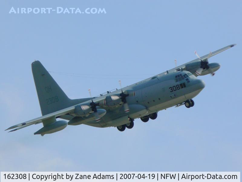 162308, 1982 Lockheed KC-130T Hercules C/N 382-4972, Takeoff from Navy Ft. Worth - Carswell