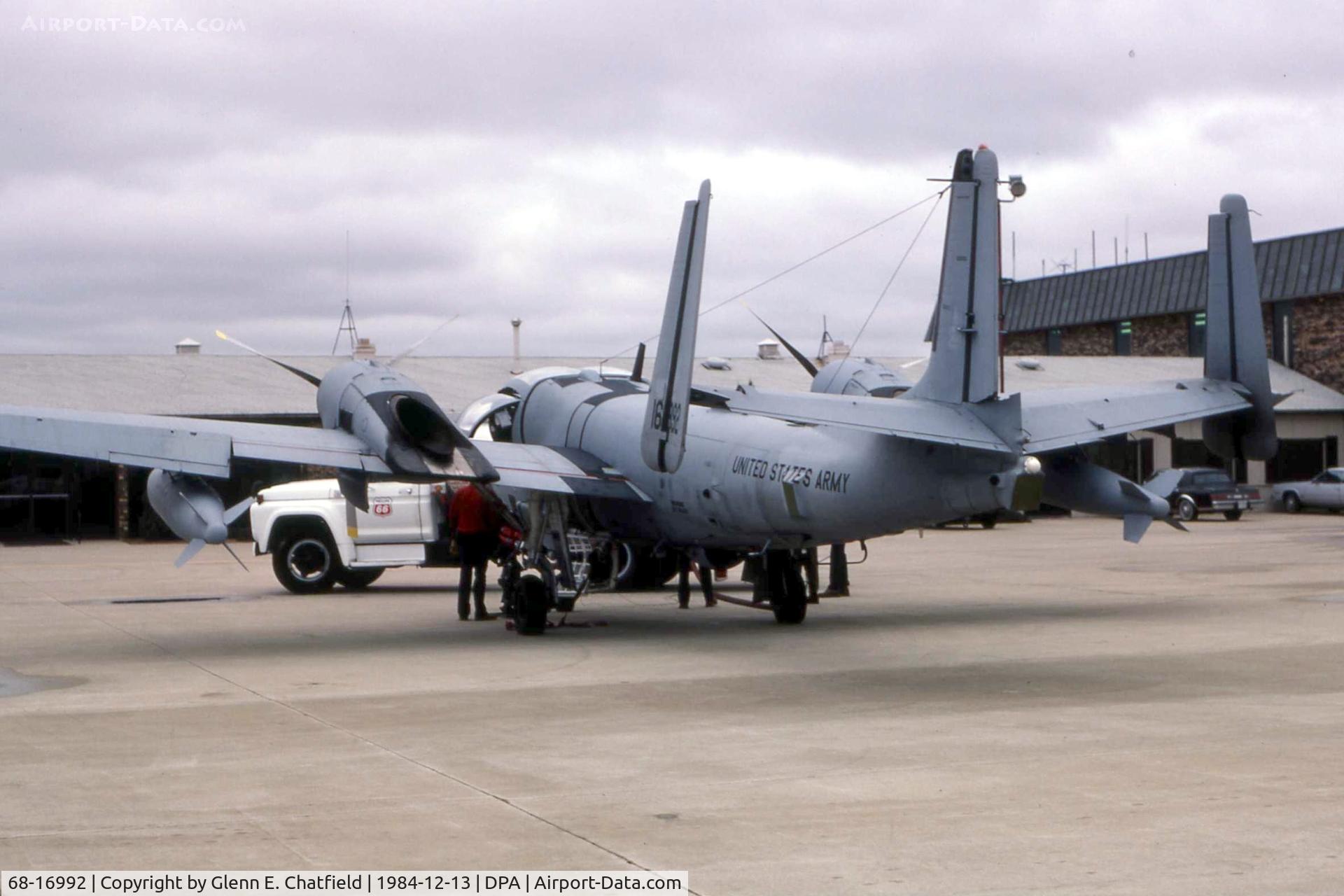 68-16992, 1968 Grumman OV-1D Mohawk C/N 62D, Mohawk passing through