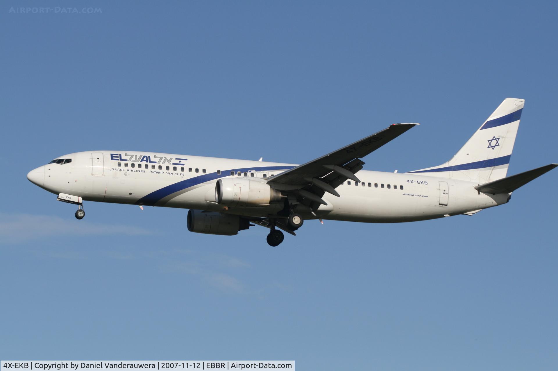 4X-EKB, 1999 Boeing 737-858 C/N 29958, flight LY331 is descending to rwy 25L