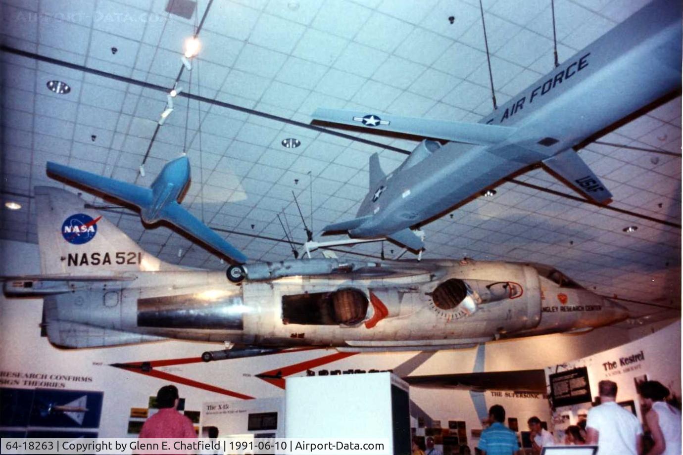 64-18263, 1964 Hawker Siddeley XV-6A Kestrel C/N Not found 64-18263/N521NA/XS68, XV-6A at the National Air & Space Museum.  Now at Hampton, VA Airpower Park
