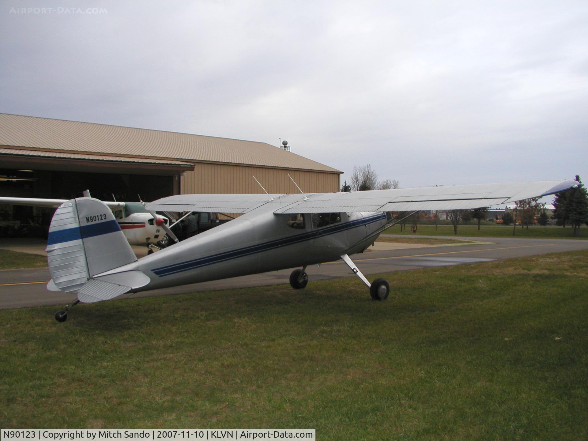 N90123, 1946 Cessna 140 C/N 9184, Parked at Airlake.