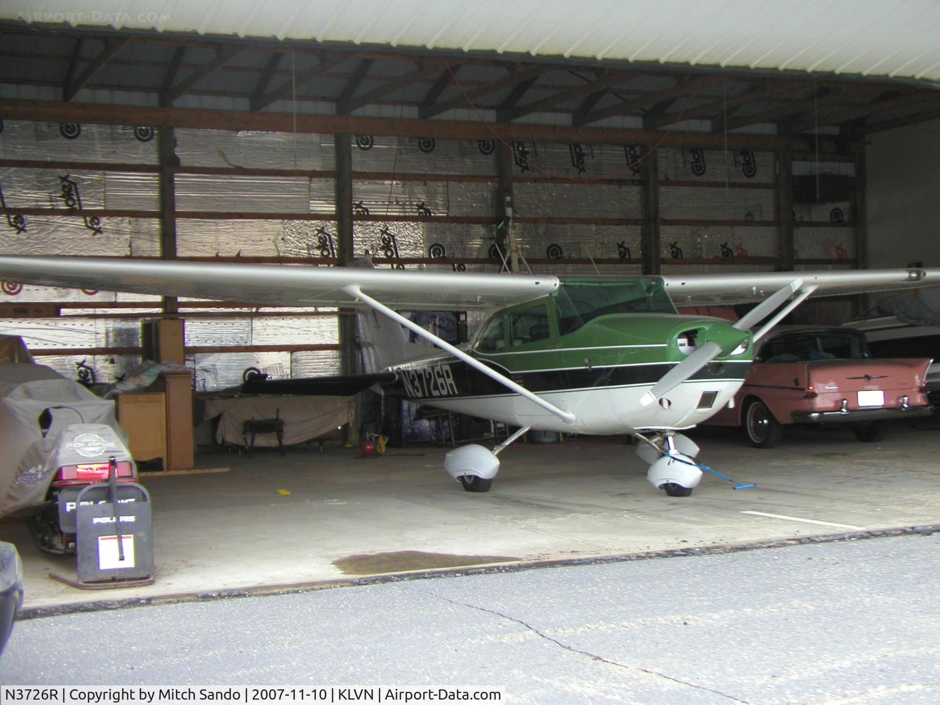 N3726R, 1966 Cessna 172H C/N 17255526, Parked inside the hangar.