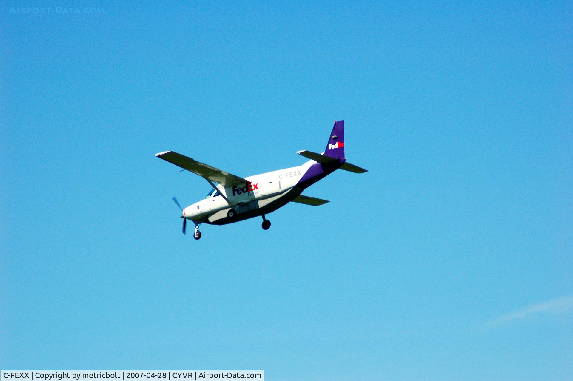 C-FEXX, 1990 Cessna 208B Super Cargomaster C/N 208B0209, landing at YVR