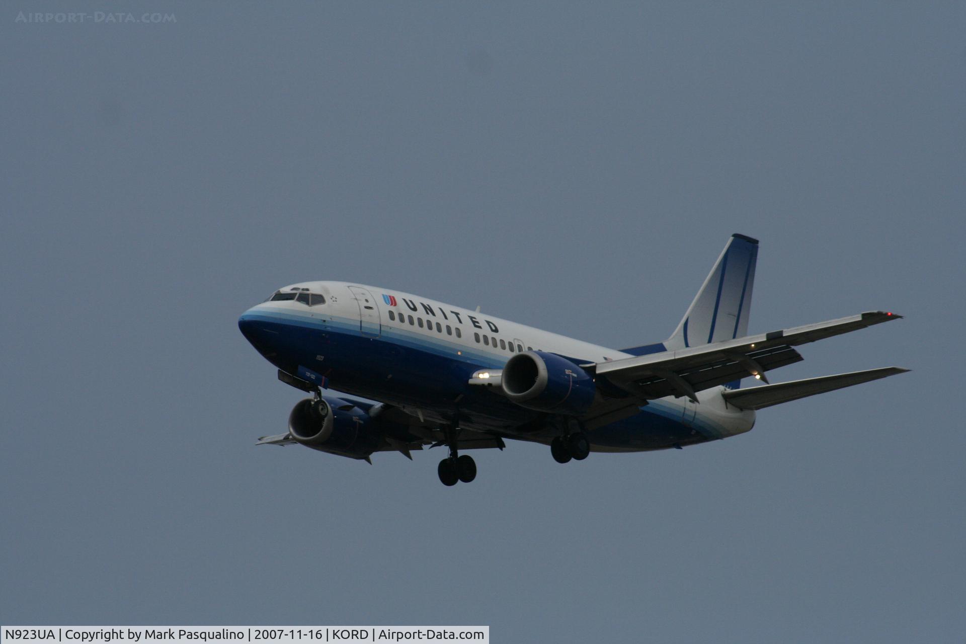 N923UA, 1992 Boeing 737-522 C/N 26643, Boeing 737-500