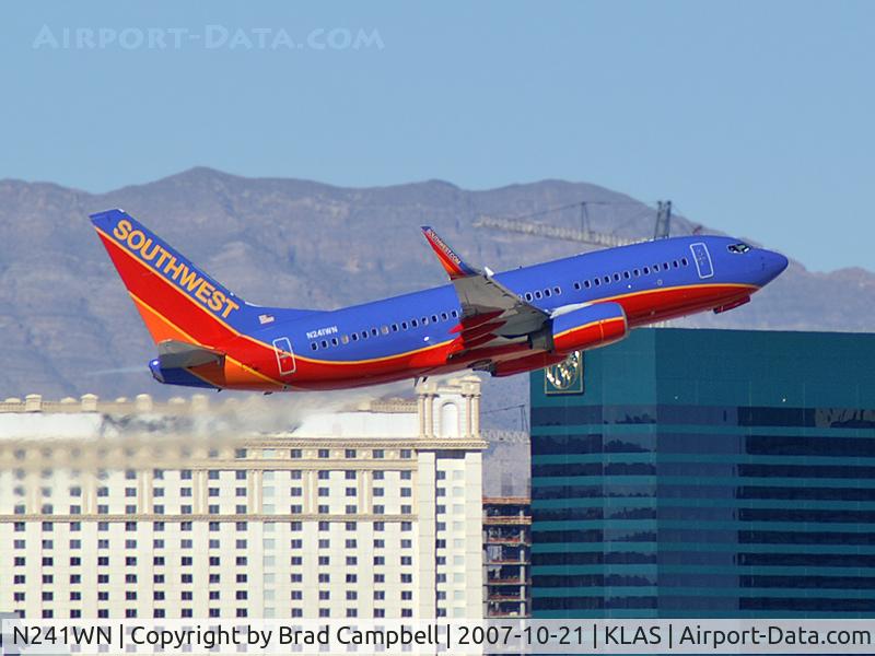 N241WN, 2006 Boeing 737-7H4 C/N 32504, Southwest Airlines / 2006 Boeing 737-7H4