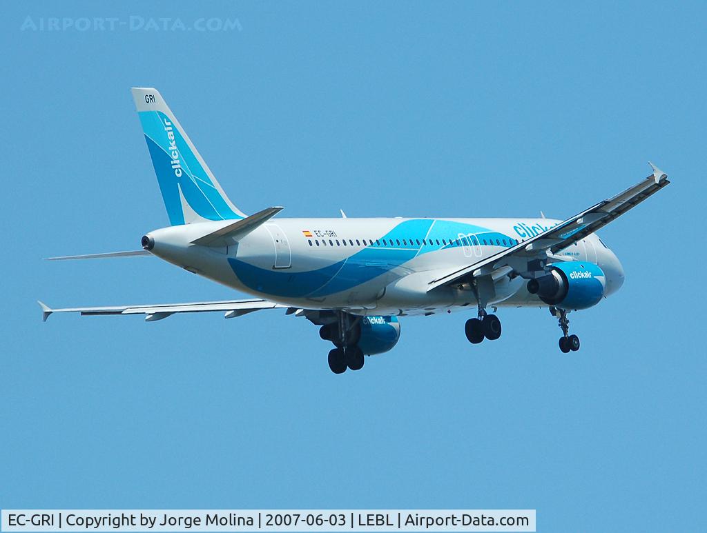 EC-GRI, 1991 Airbus A320-211 C/N 177, Taking off RWY 07R.