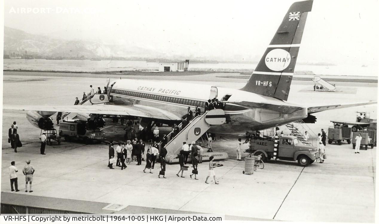 VR-HFS, 1962 Convair 880-22M-3 C/N 22-00-47M, Passengers disembarking at HKG Kai Tak airport