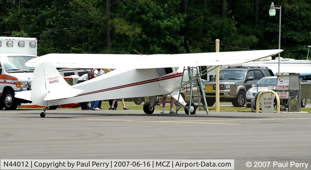 N44012, 1946 Taylorcraft BC12-D C/N 9812, Bellying up to the gas pump