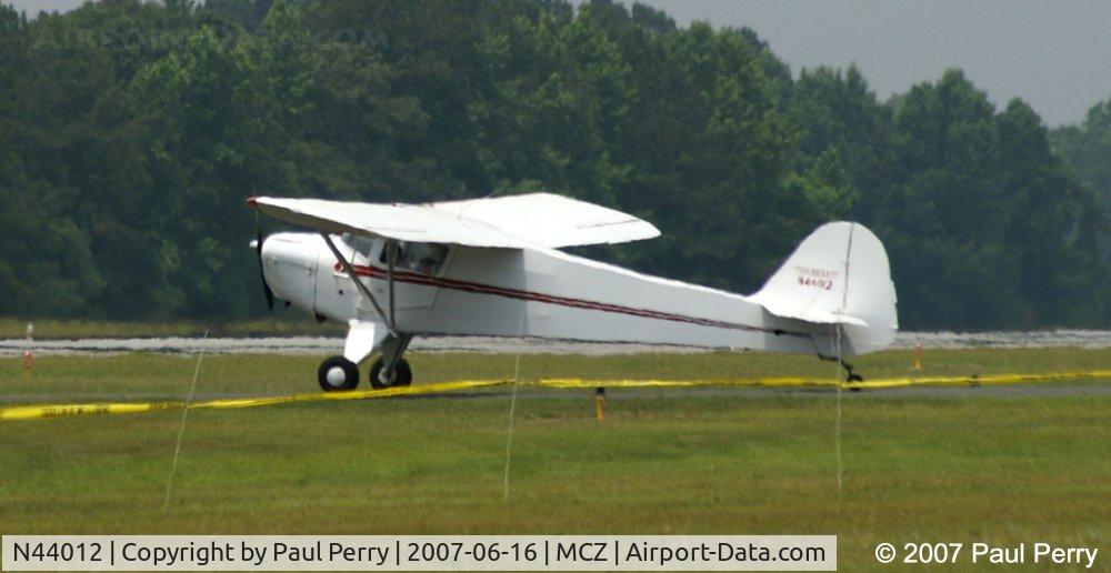 N44012, 1946 Taylorcraft BC12-D C/N 9812, Taxiing out