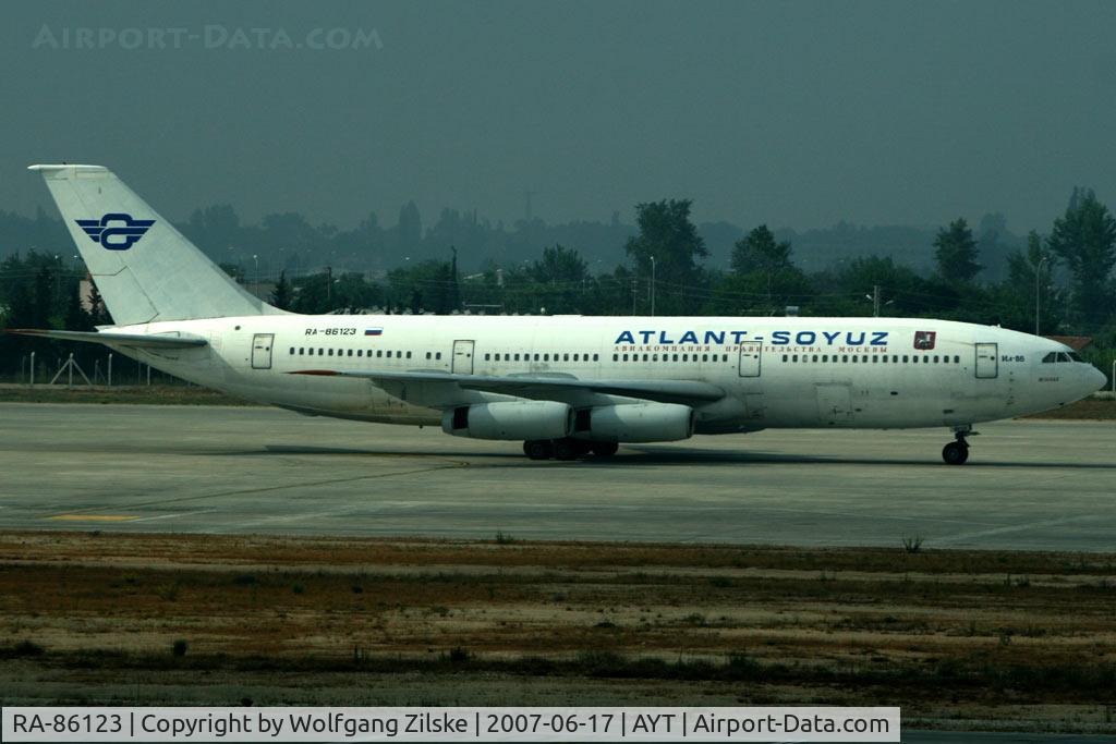 RA-86123, 1990 Ilyushin Il-86 C/N 51483210091, visitor