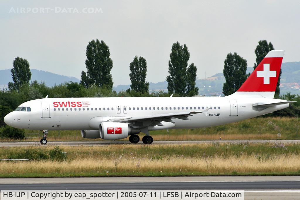 HB-IJP, 1997 Airbus A320-214 C/N 681, taxi on bravo