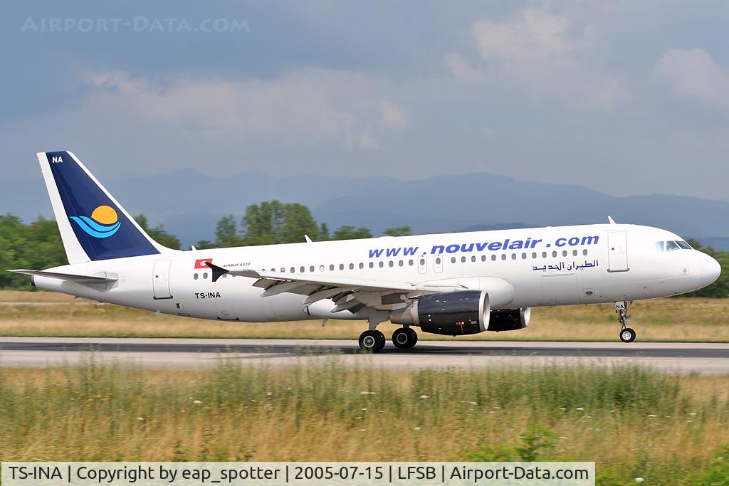 TS-INA, 1999 Airbus A320-214 C/N 1121, landing on rwy 16