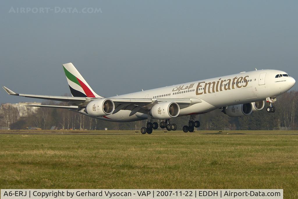 A6-ERJ, Airbus A340-541 C/N 694, wow