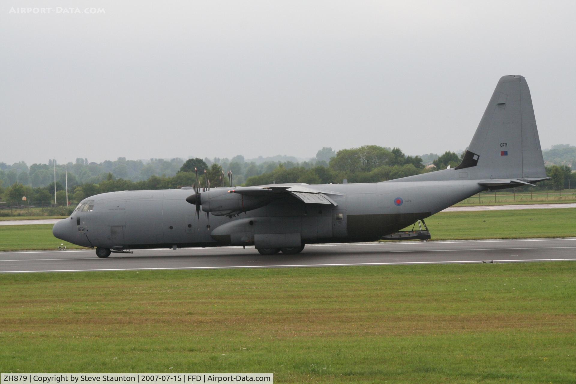ZH879, 1998 Lockheed Martin C-130J-30 Hercules C.4 C/N 382-5463, Royal International Air Tattoo 2007