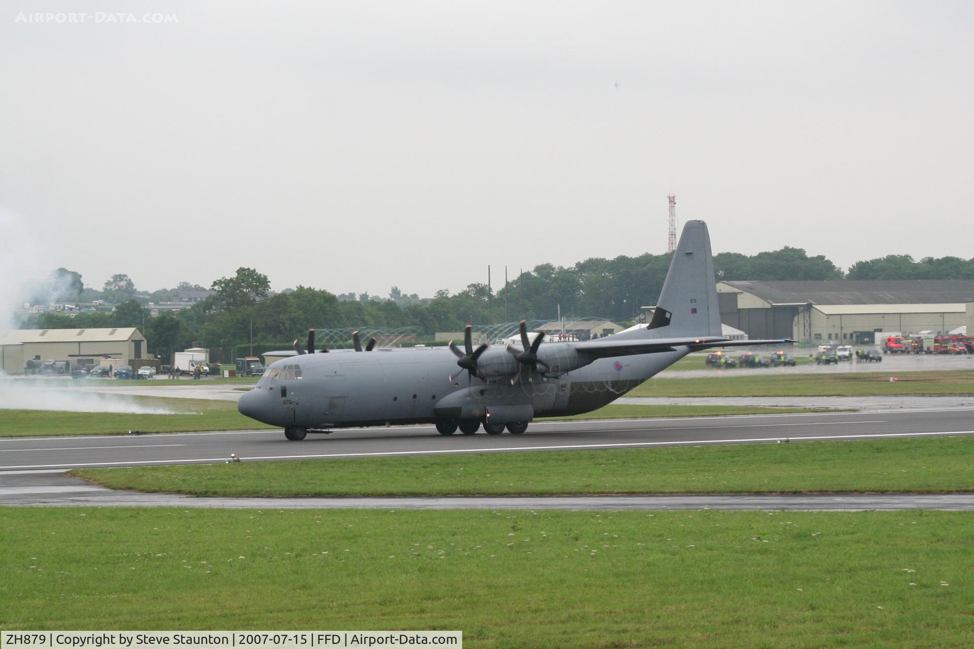 ZH879, 1998 Lockheed Martin C-130J-30 Hercules C.4 C/N 382-5463, Royal International Air Tattoo 2007