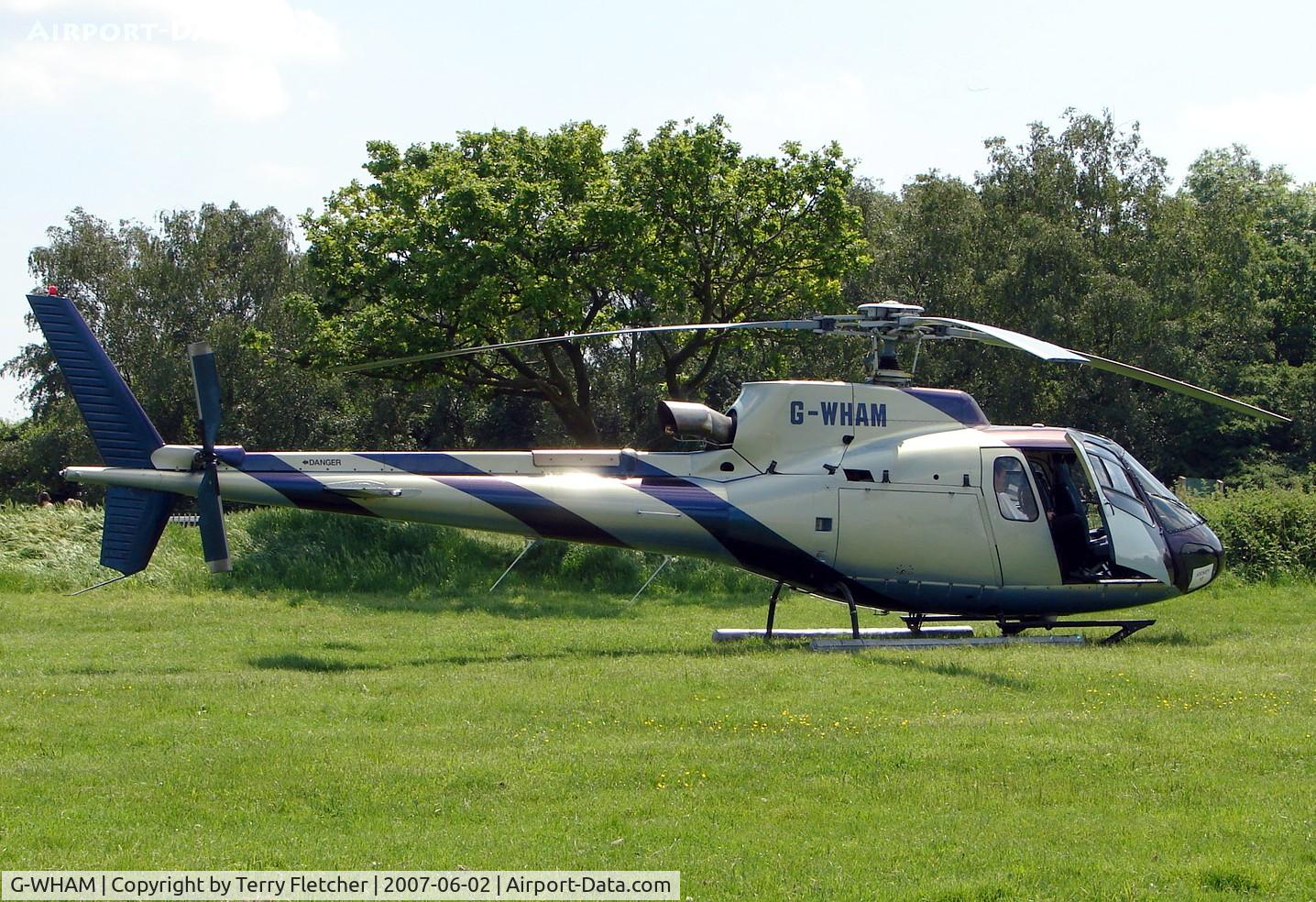 G-WHAM, 2001 Eurocopter AS-350B-3 Ecureuil Ecureuil C/N 3494, Helicopters arrive at the temporary Heliport on 2007 Epsom Derby Day (Horse racing)