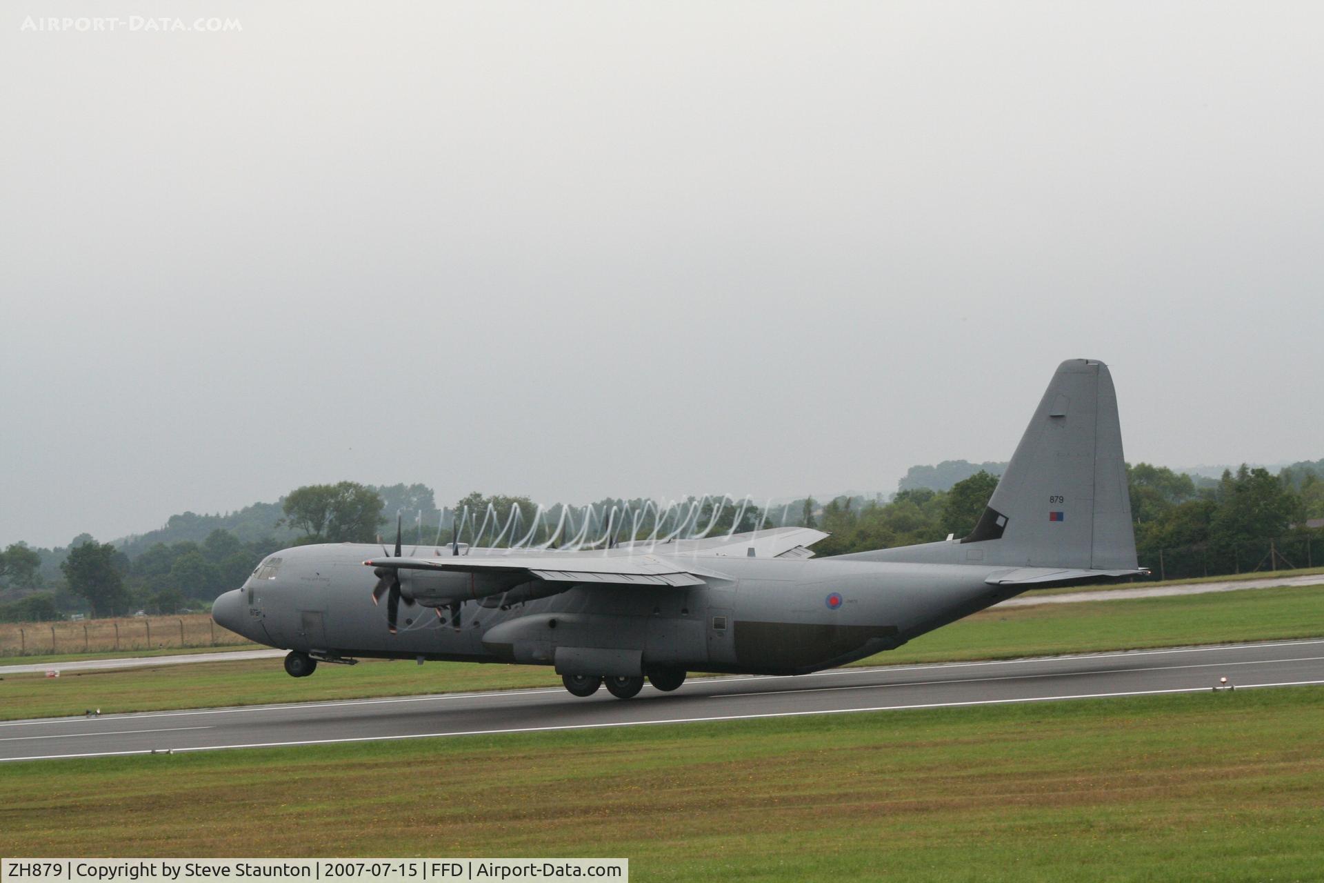 ZH879, 1998 Lockheed Martin C-130J-30 Hercules C.4 C/N 382-5463, Royal International Air Tattoo 2007