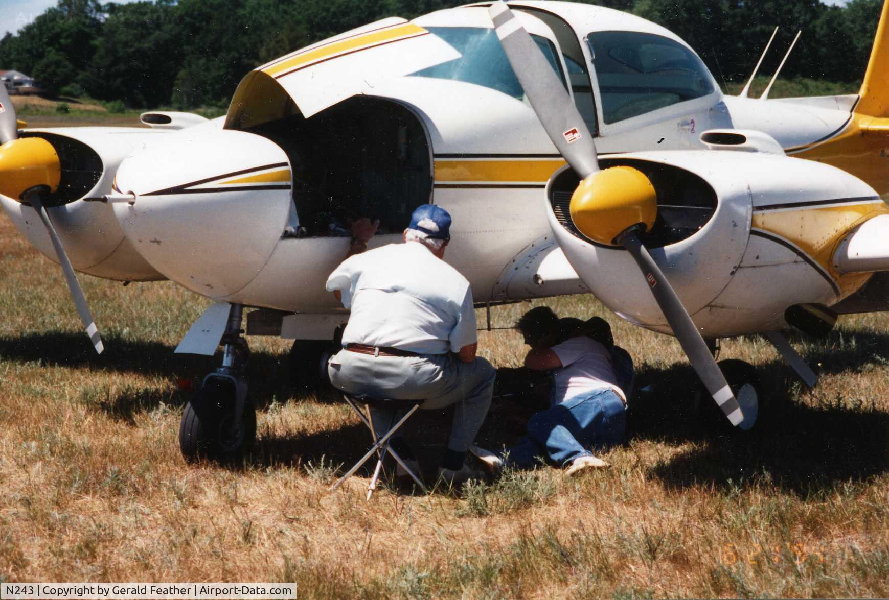 N243, 1946 Camair 480 C/N 1-077, Can you identify this Twin Navion?