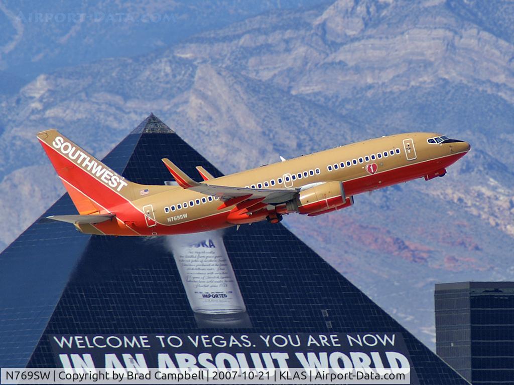 N769SW, 2000 Boeing 737-7H4 C/N 30588, Southwest Airlines / 2000 Boeing 737-7H4