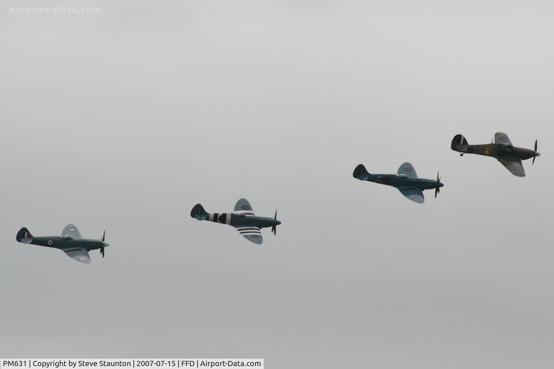 PM631, 1945 Supermarine 389 Spitfire PR.XIX C/N 6S/683528, Royal International Air Tattoo 2007 (with PS915, G-RRGN & LF363)
