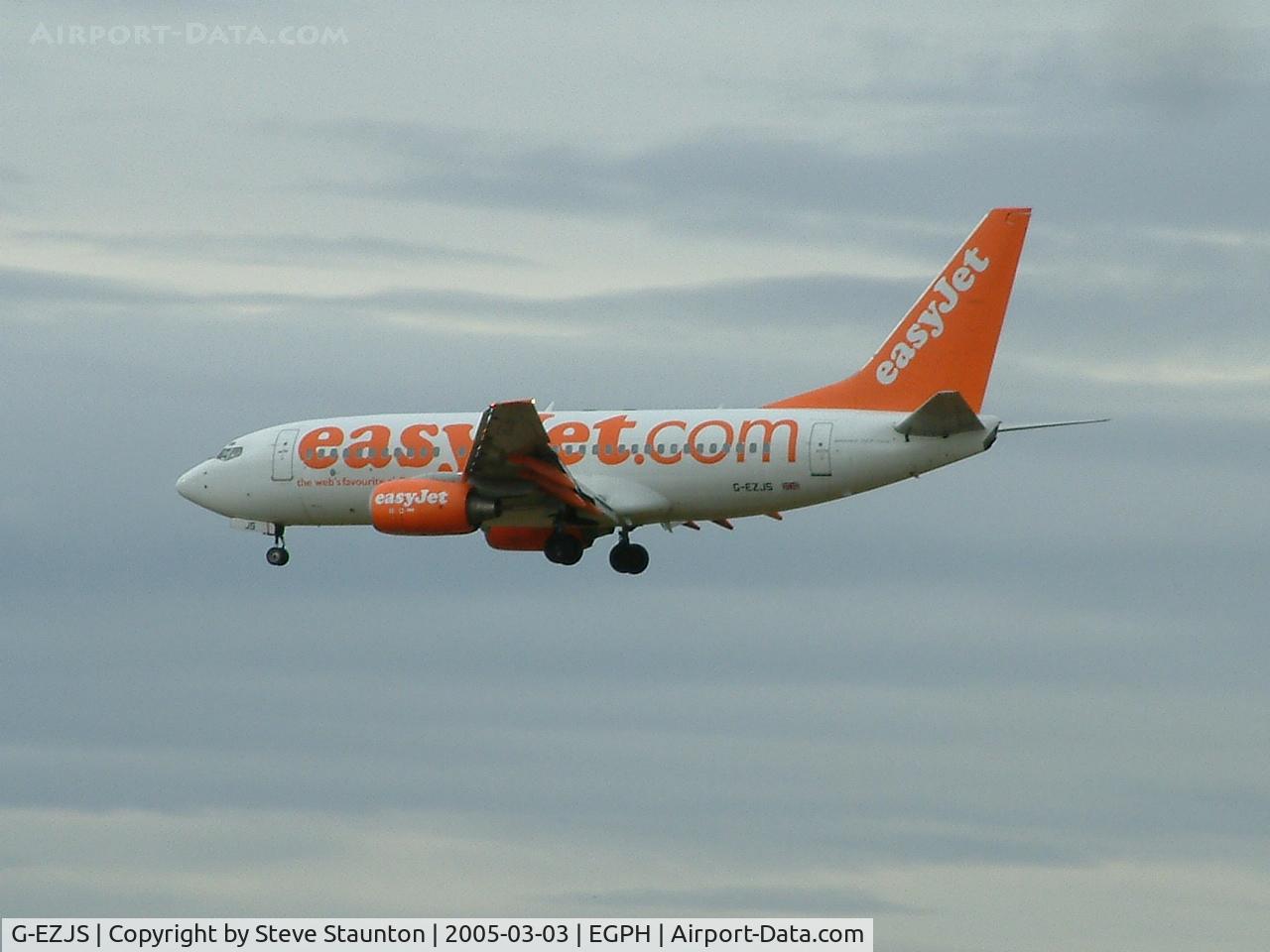G-EZJS, 2002 Boeing 737-73V C/N 32414, Taken on a cold March afternoon at Edinburgh Airport