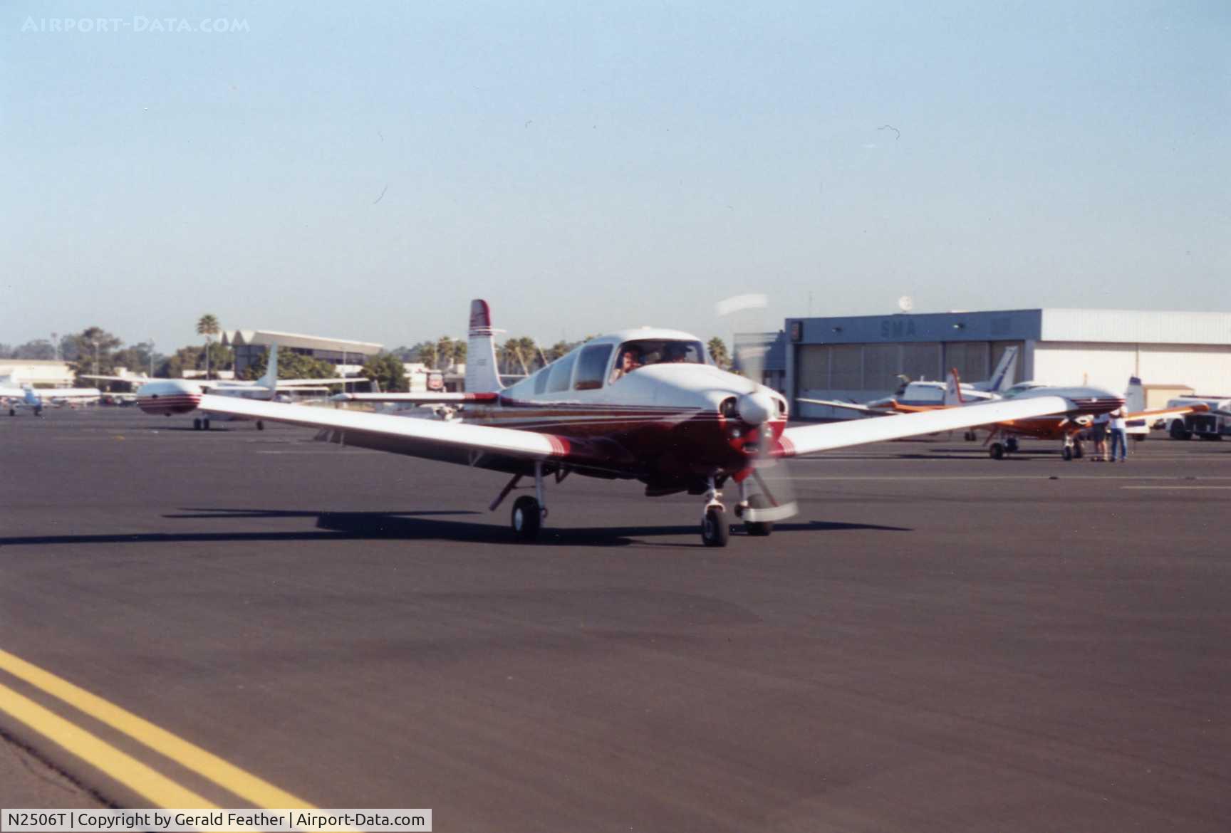 N2506T, 1967 Navion Rangemaster H C/N NAV-4-2506, Taxiing across the ramp